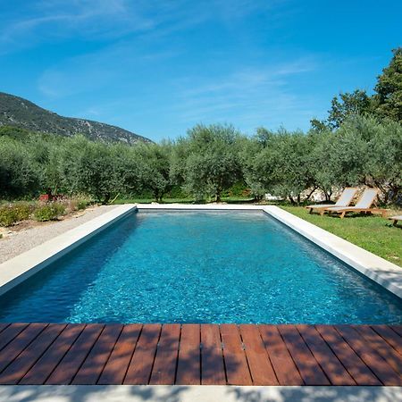 Le Champ Des Oliviers Bed & Breakfast Oppede Exterior photo